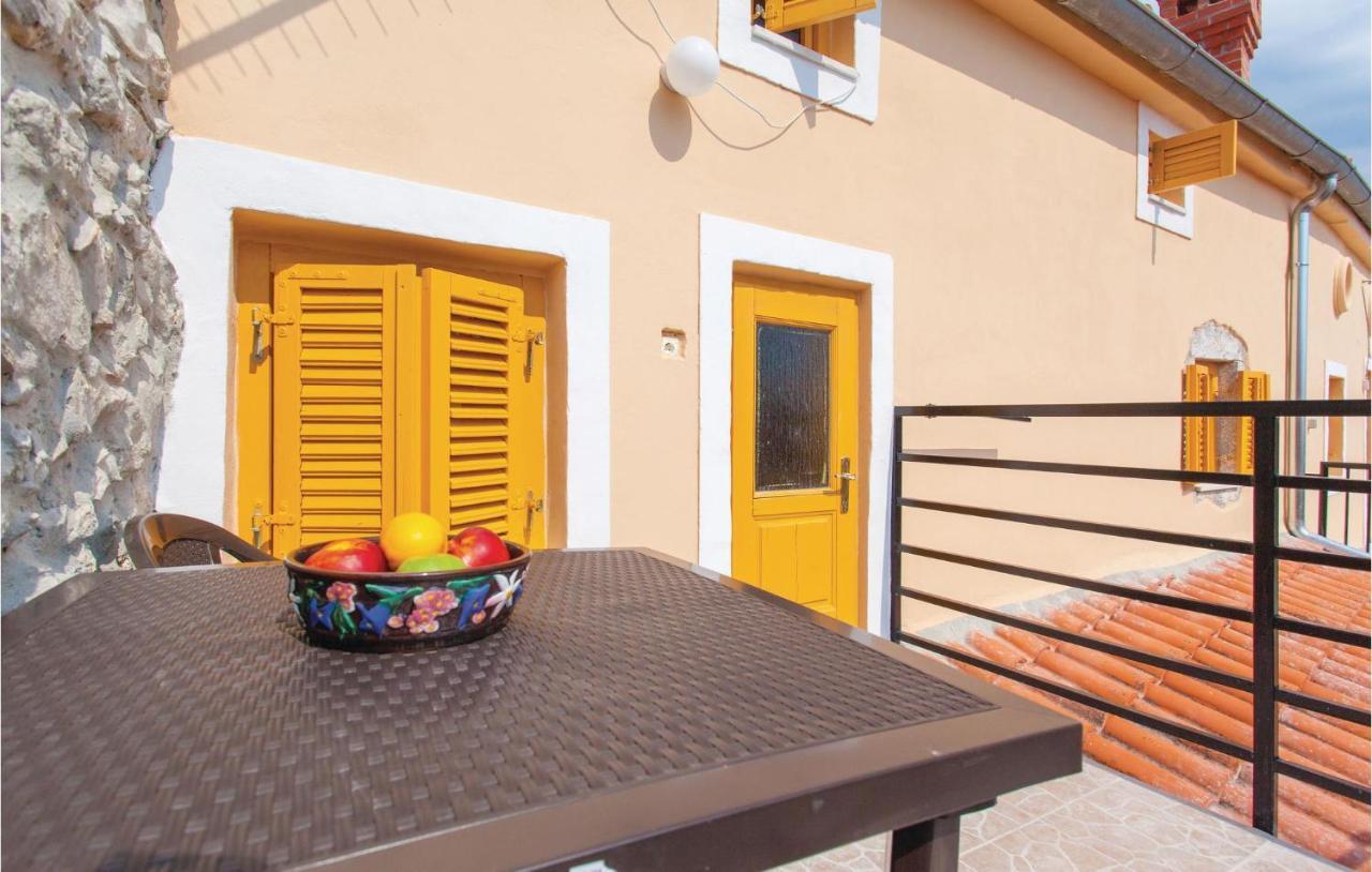 1 Bedroom Beautiful Apartment In Omisalj Omišalj Exterior foto